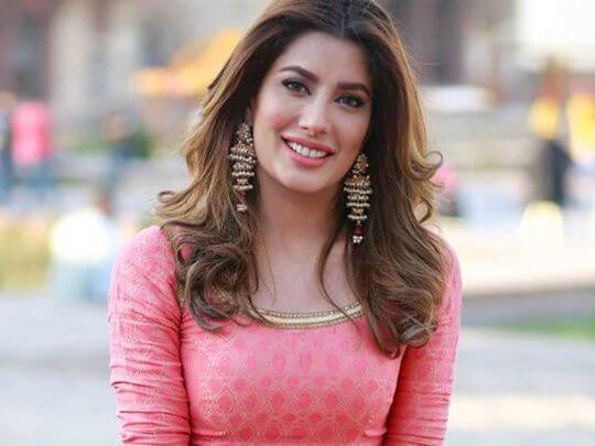 Mehwish Hayat new tiktok challenge